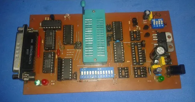 Dispositivo electrónico de programación willem