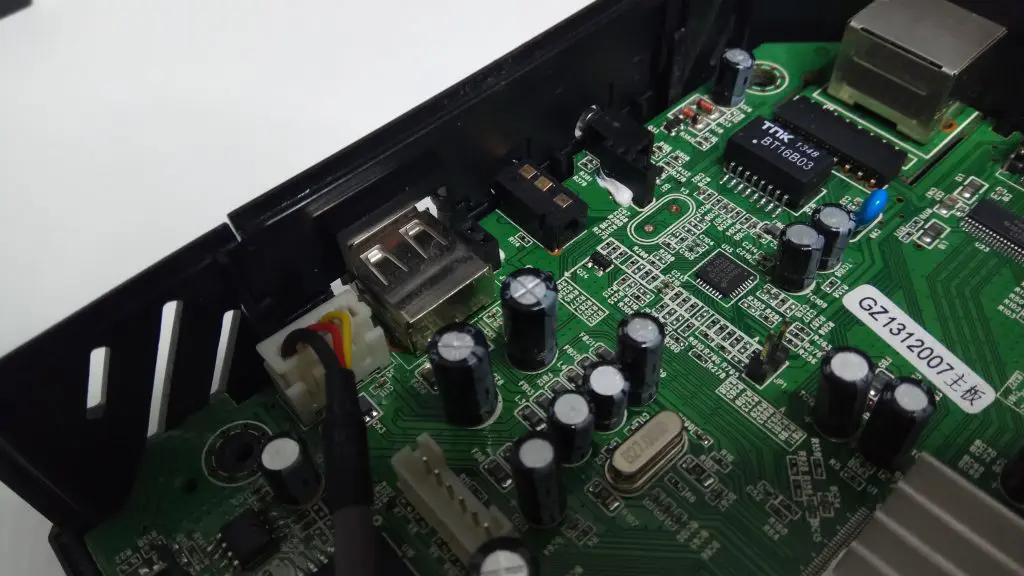 Conector USB para decodificador engel