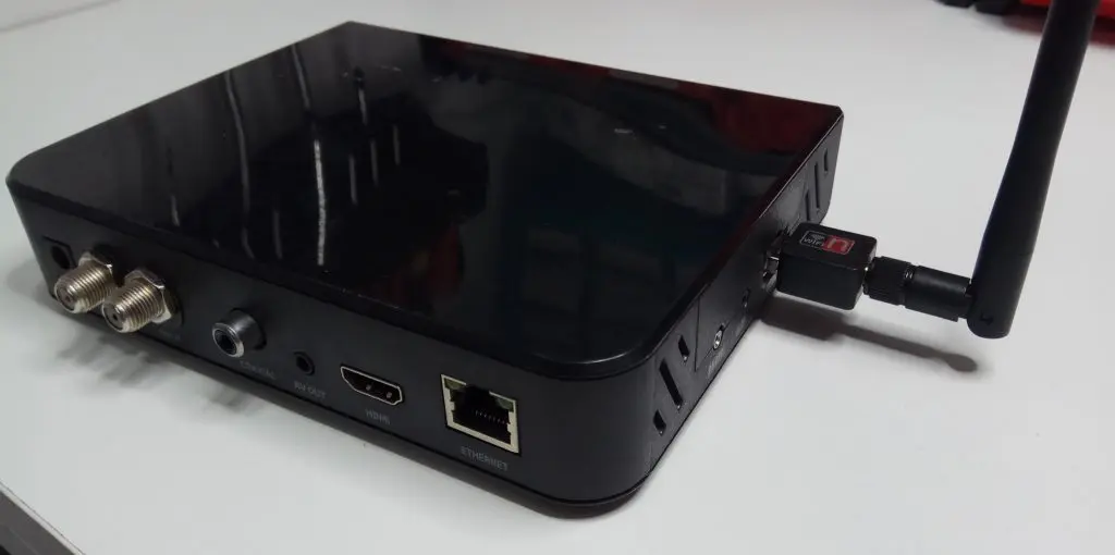 Conector USB para decodificador engel