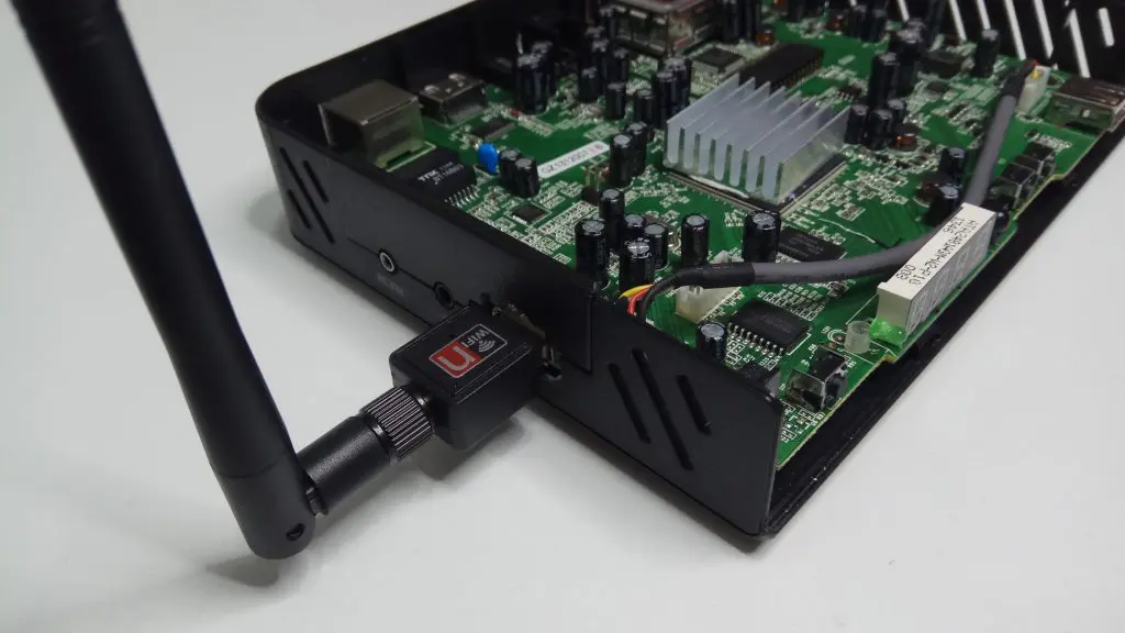 Conector USB para decodificador engel