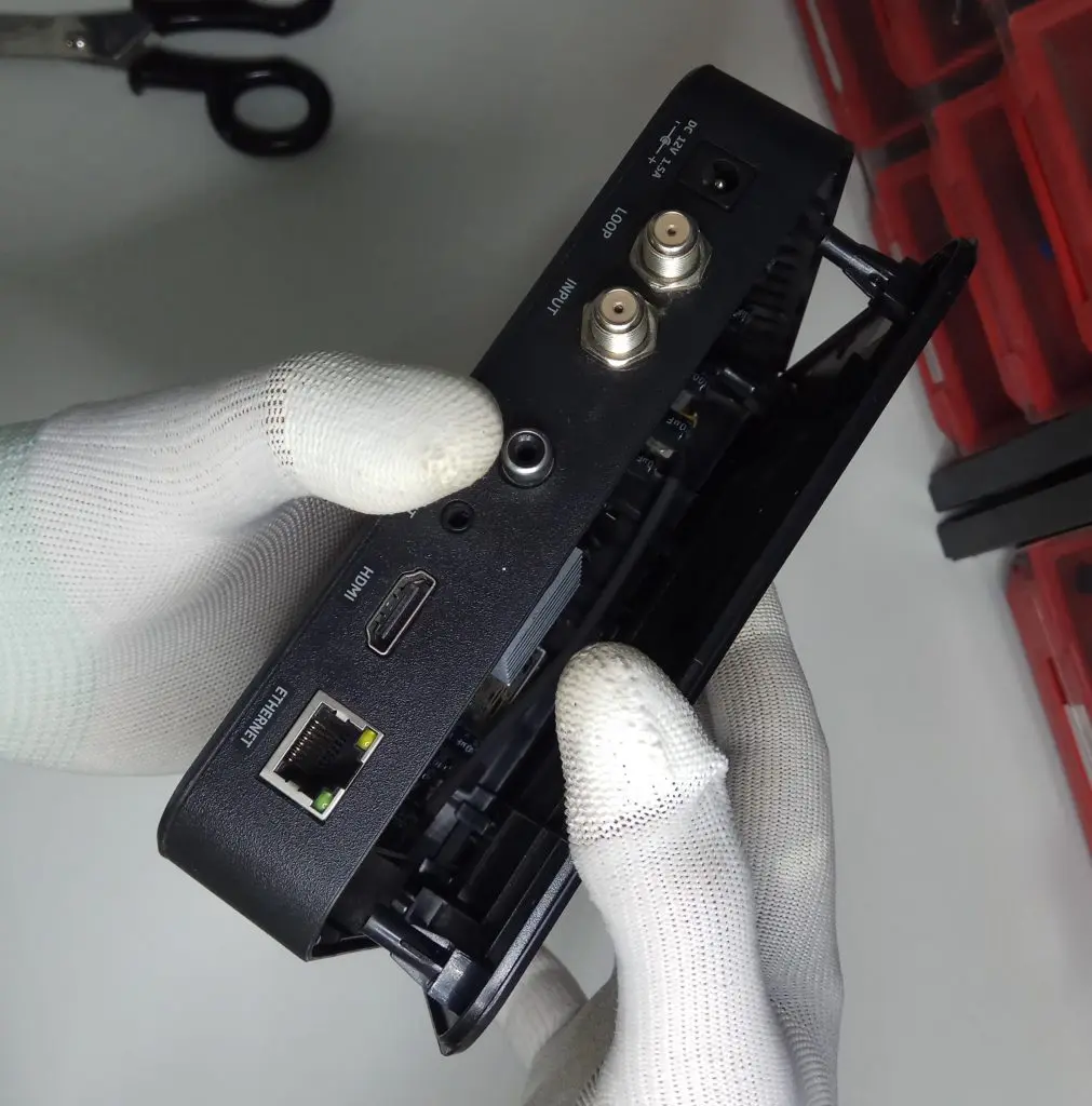 Conector USB para decodificador engel