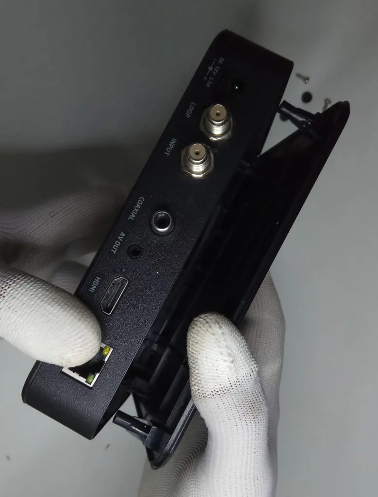 Conector USB para decodificador engel