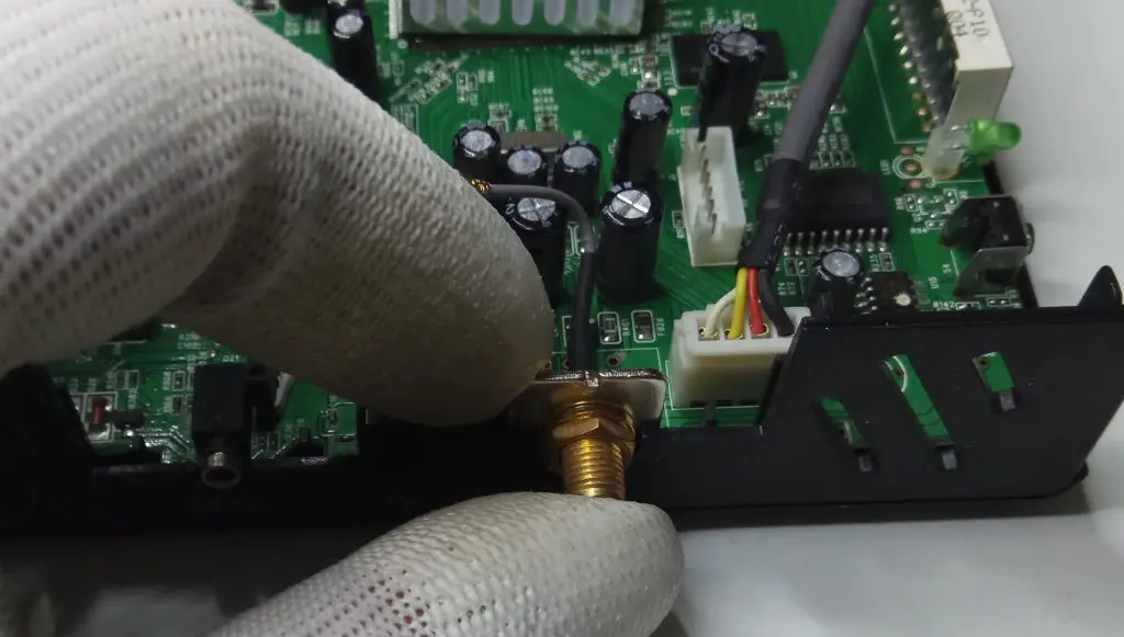 Conector USB para decodificador engel