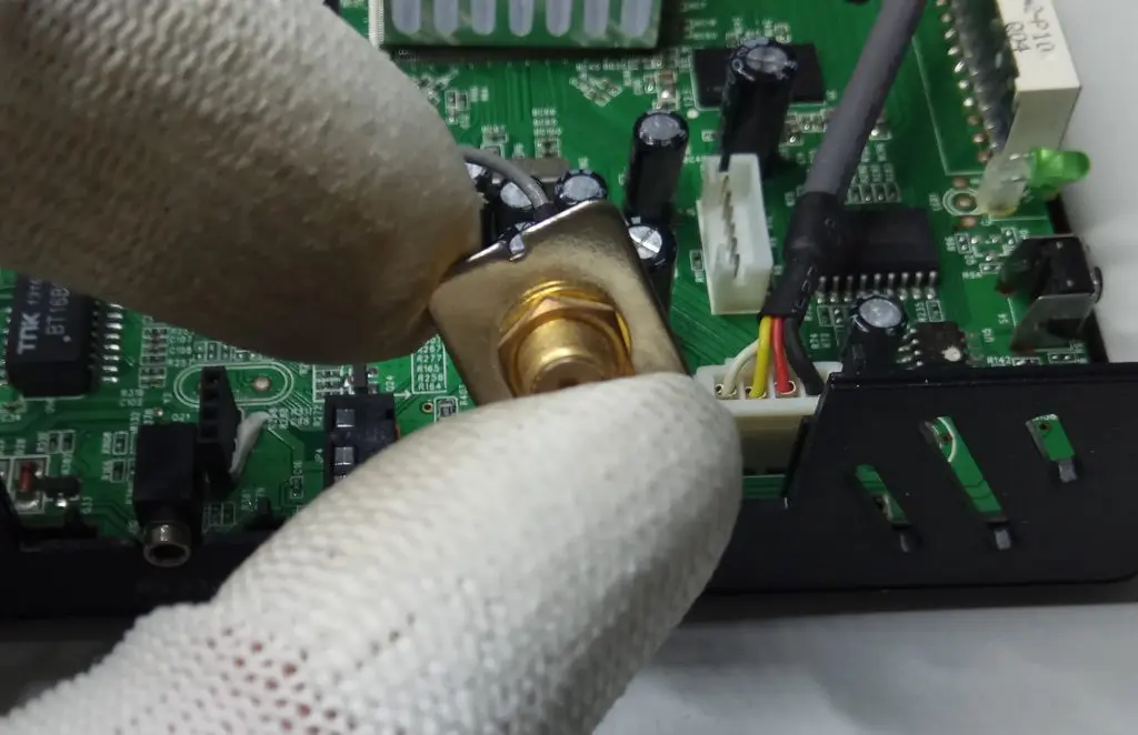 Conector USB para decodificador engel